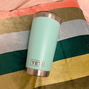 YETI Aqua Tumbler 20oz with Magslider Lid